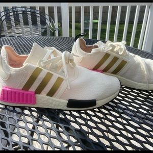 NIB Adidas NMD_R1 W